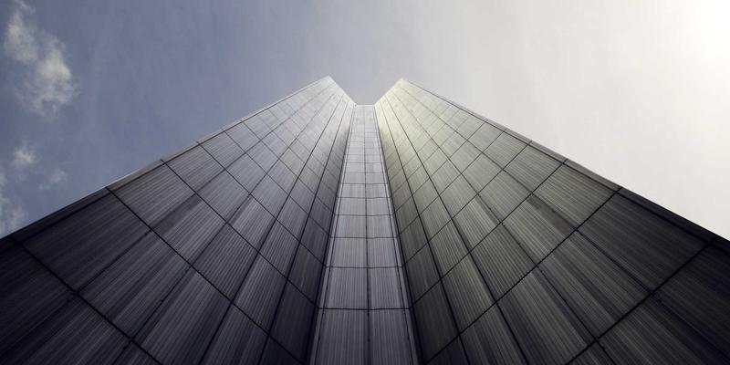 工业互联网的“高铁时刻表”：从TSN到DetNet，如何用确定性网络技术保障端到端毫秒级时延